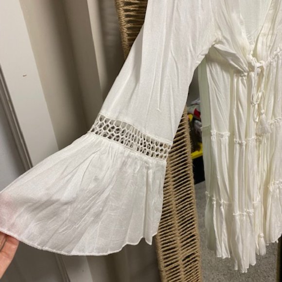 Raviya White Cover Up - Picture 3 of 3